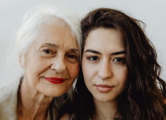 Šta su djeca rekla Mari (67) kada su saznala da ljubi 20 godina mlađeg muškarca Šta su djeca rekla Mari (67) kada su saznala da ljubi 20 godina mlađeg muškarca