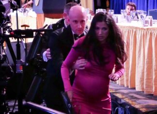 Stephen Miller iza trudne supruge Katie tokom evakuacije nakon pucnjave na White House Correspondents’ Dinneru