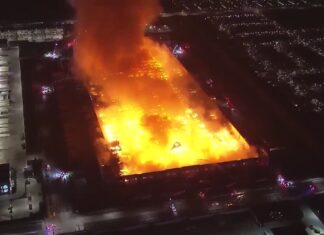 Radnik zapalio ogromno skladište u Kaliforniji jer nije bio zadovoljan platom – šteta preko 500 miliona dolara