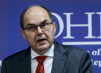 Visoki predstavnik za Bosnu i Hercegovinu se mijenja? Schmidt odlazi iz BiH Visoki predstavnik za Bosnu i Hercegovinu se mijenja Schmidt odlazi iz BiH