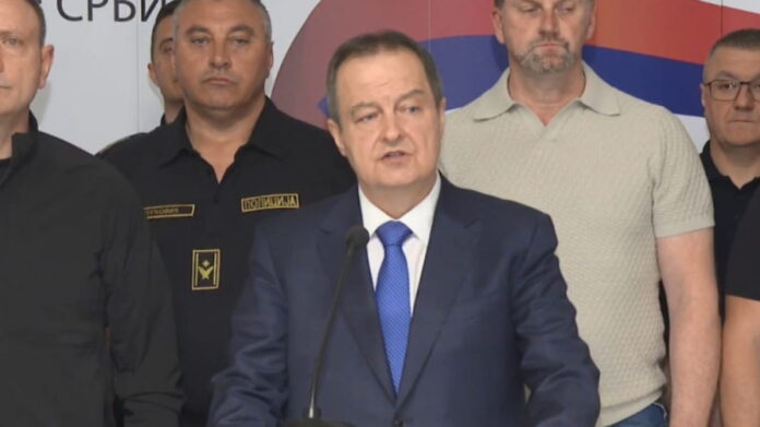 DAČIĆ TVRDI „Policija nikad jača!“ - Građani će danas moći vidjeti helikoptere, specijalce i borbena vozila